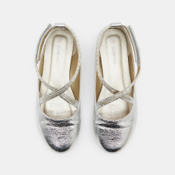 حذاء باليرينا متقاطعة بمظهر...